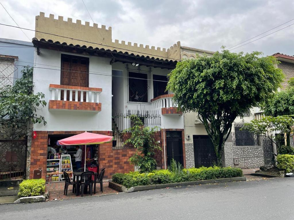 Ayenda Sarayu House Hotel Medellín Exterior foto